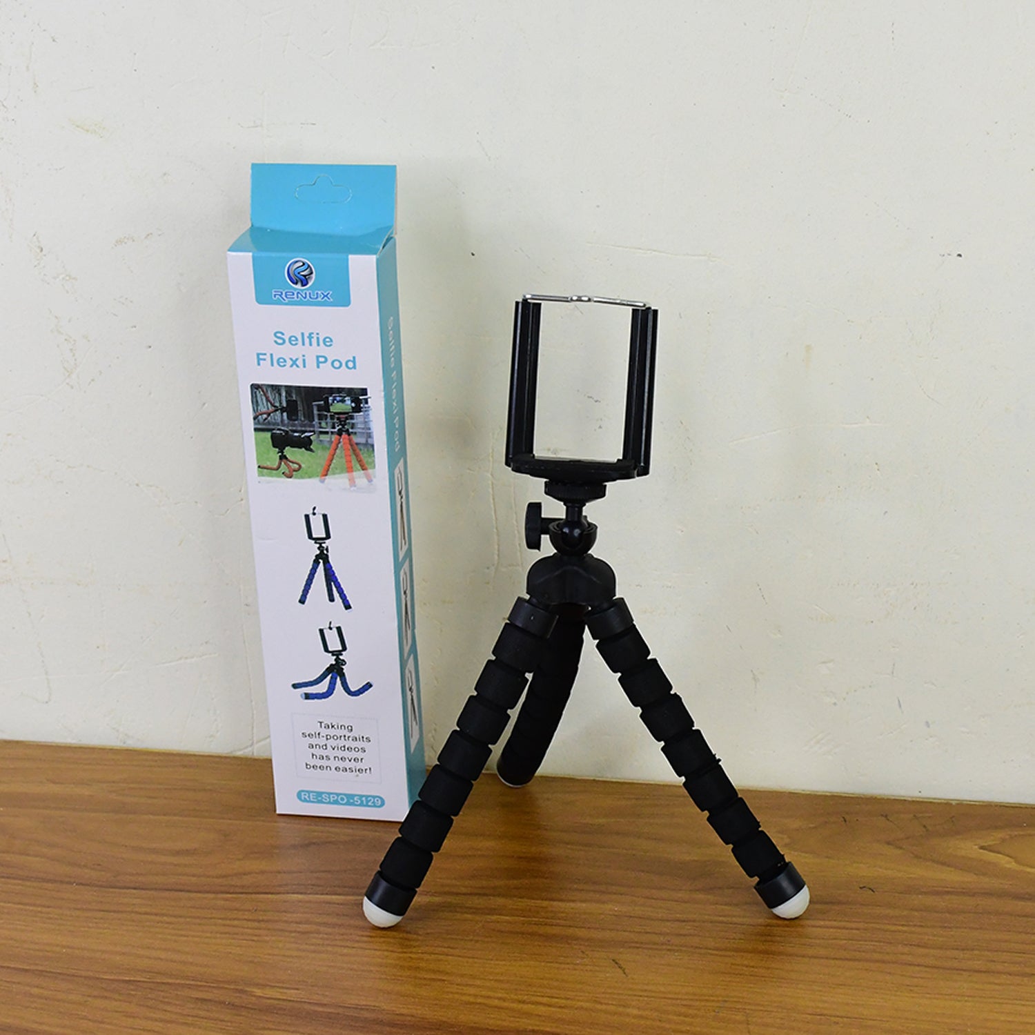 Flexible Mini Tripod Stand with Adjustable Mobile Holder Flexible Mini Tripod Stand with Adjustable Mobile Holder